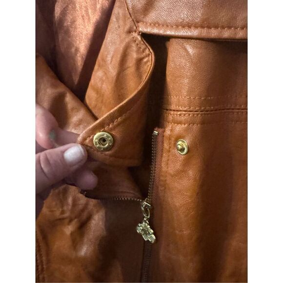 Torrid x Dereon y2k tan camel studded leather jacket y2k 80’s sz 3/3xl plus - Picture 3 of 11